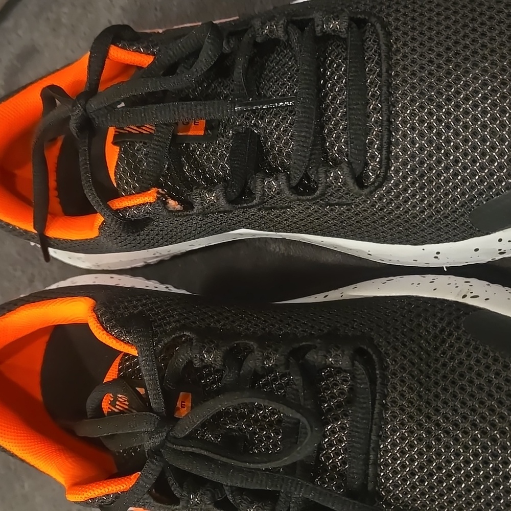 Under Armour BGS Surge 4 Training Running Shoes Kids Sz 7Y - Picture 7 of 13